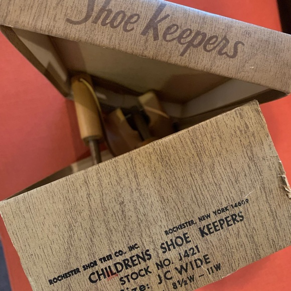 Vintage Child's Shoe Trees by Rochester Shoe Tree - Picture 4 of 8